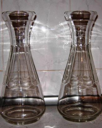 Coppia di antiche caraffe in vetro da 1 l