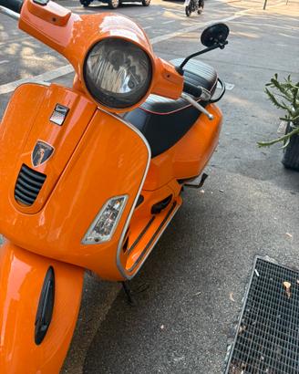 Vespa 300
