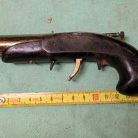 accendino a forma di pistola 