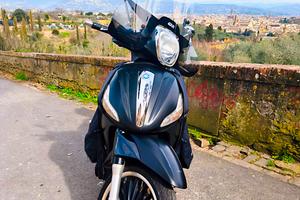 Piaggio Beverly Police  2018 accessoriato