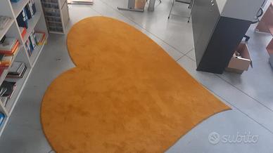 Tappeto a forma di cuore
