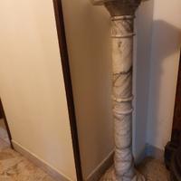 Antica colonna in marmo 