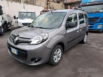 RENAULT Kangoo autovettura 5 posti 1.5 dci