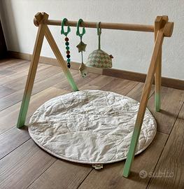 Palestrina neonato in legno B. toys con tappetino