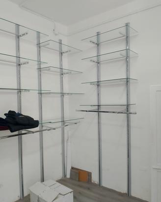 Strutture per negozi di abbigliamento