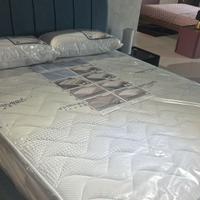 Materasso matrimoniale con strato memory foam