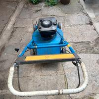 Tosaerba con trazione