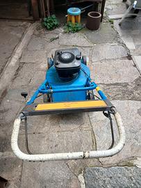 Tosaerba con trazione