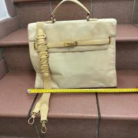 Borsa modello Kelly Moschino