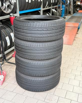 4x pneumatici Bridgestone Turanza T001 215/50/18