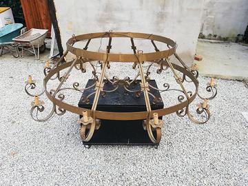 Lampadario gigante artigianale in ferro battuto