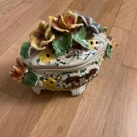 Contenitore pout pourri in ceramica Capodimonte