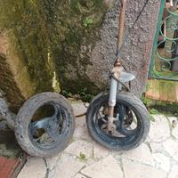 ruota posteriore e forcella con ruota NRG mc3 