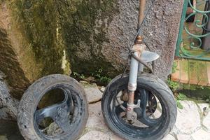 ruota posteriore e forcella con ruota NRG mc3 