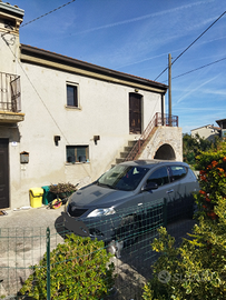 Casa singola a piane D ' archi