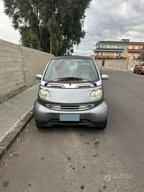Smart anno 2004 tenuta bene