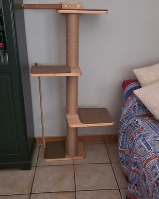 Tiragraffi alto per gatti