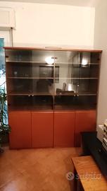 Libreria in noce per casa o ufficio