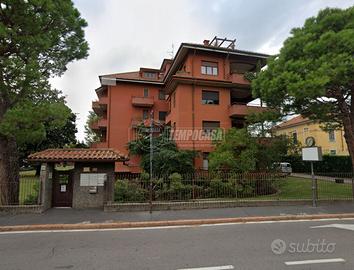 TRE LOCALI CON BOX E CANTINA