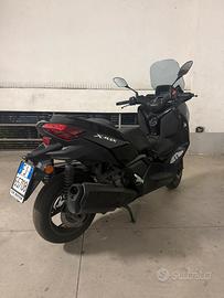 Xmax TechMax 300 2024