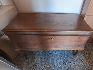 Cassapanca in legno massello 