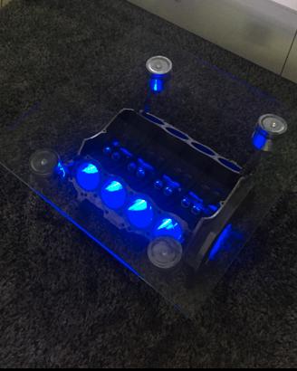 tavolino con motore v8 