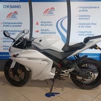 R 125 YZF