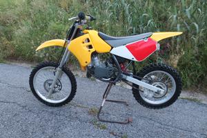 Suzuki RM 80 senza motore, ruote, sella, ecc LEGGI