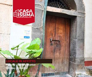 Locale commerciale nel cuore storico di Salerno
