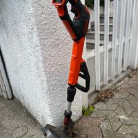 taglia bordi black & decker a batteria