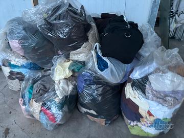 Abbigliamento per mercatino usato