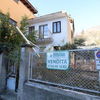 CASA SEMINDIPENDENTE A CHÂTILLON