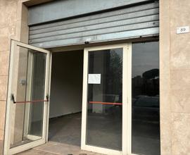 Locale commerciale ampia quadratura