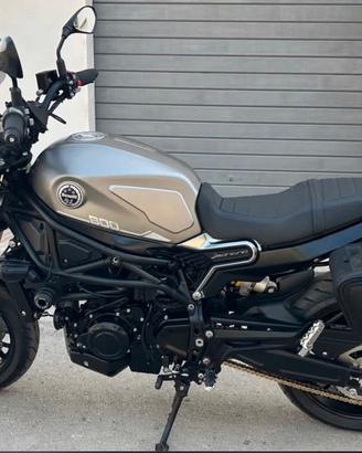 Leoncino benelli  800, 2023