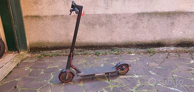 monopattino Xiaomi m365 pro