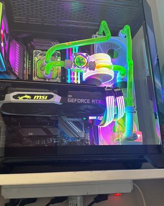 Custom loop dissipatore a liquido.