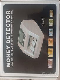 Macchinetta verifica banconote