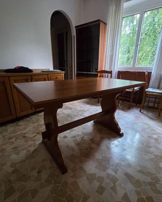 Tavolo in legno massello