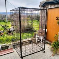 Gabbia per tatami o attrezzature sportive