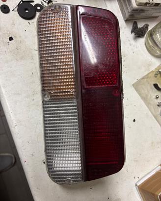 Fanale faro posterioe sinistro Triumph TR7