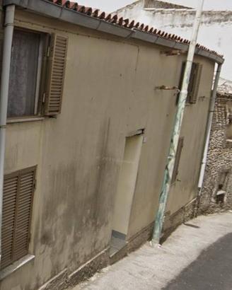 Immobile in asta di 204 m² con più di 5 locali a S