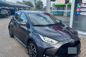 Toyota Yaris Hybrid Usata