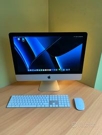iMac 21.5 con mouse e tastiera Apple