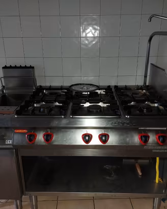 cucina cappa  con centralina a carboni attivi
