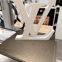 Scritta LOUIS VUITTON in 3D