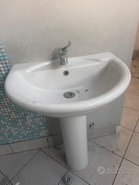 Lavandino In Ceramica