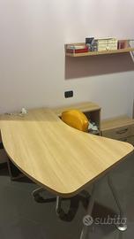 Letto a castello,  scrivania, cassettiera e