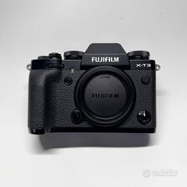 Fuji X-T3 otturatore nuovo, 1 batteria e grip