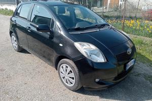 Toyota Yaris 1 0 benzina 