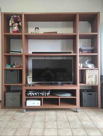 Libreria in legno color ciliegio – ampia e solida